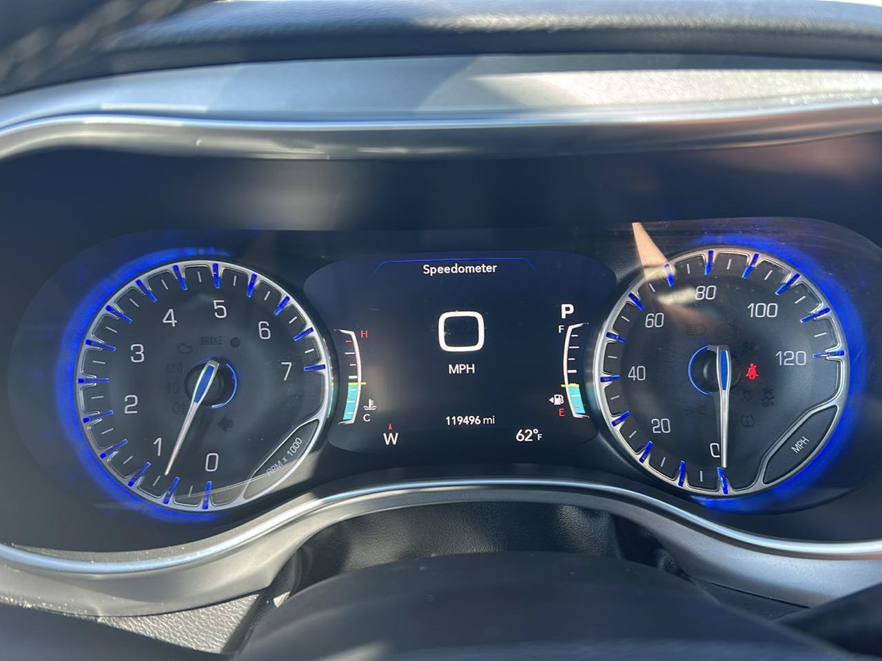 Used 2019 Chrysler Pacifica Touring-L w/ Advanced Safetytec Group FWD image 11