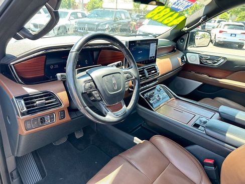 Used 2022 Lincoln Navigator L Reserve AWD/4WD image 10