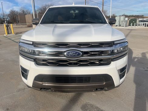 Used 2023 Ford Expedition Max King Ranch image 3