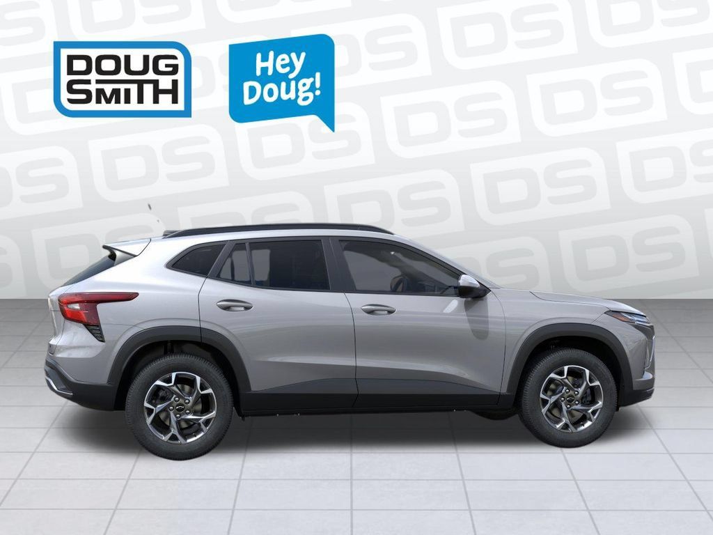 New 2026 Chevrolet Trax LT w/ Driver Confidence Package FWD image 5