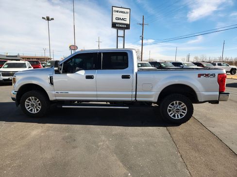 Used 2019 Ford F250 XLT w/ XLT Value Package image 2