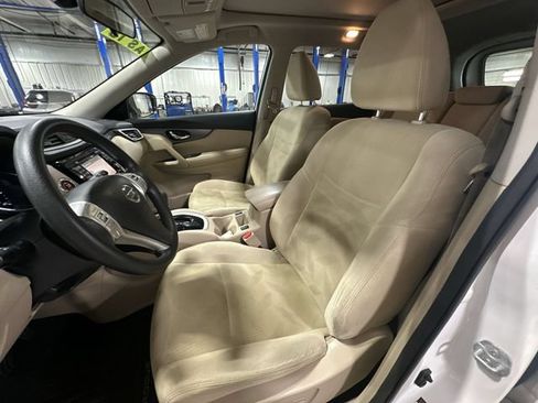 Used 2016 Nissan Rogue SV w/ SV Premium Package FWD image 17
