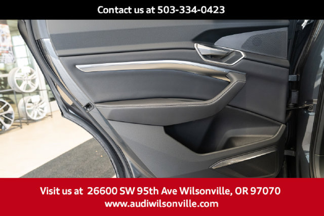 Used 2024 Audi Q8 e-tron Premium Plus AWD/4WD image 26