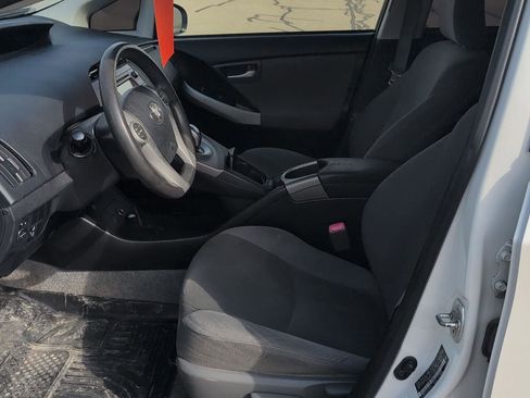 Used 2013 Toyota Prius Two image 19