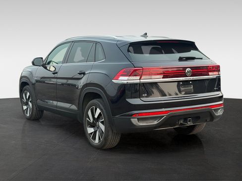Used 2024 Volkswagen Atlas Cross Sport SE AWD/4WD image 7