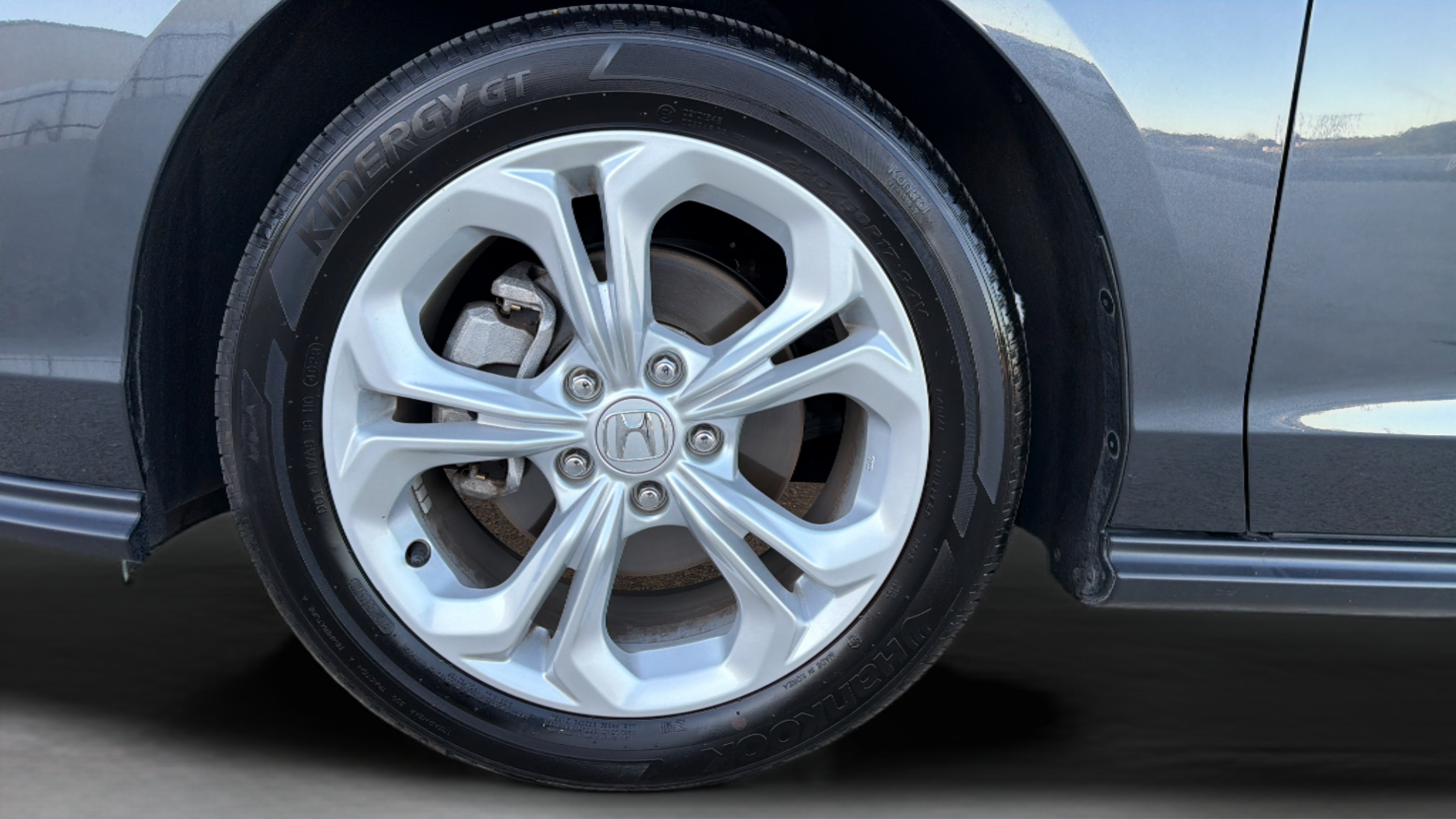 Used 2024 Honda Accord LX image 32