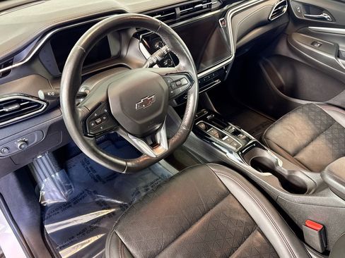 Used 2023 Chevrolet Bolt EUV LT w/ Convenience Package image 9