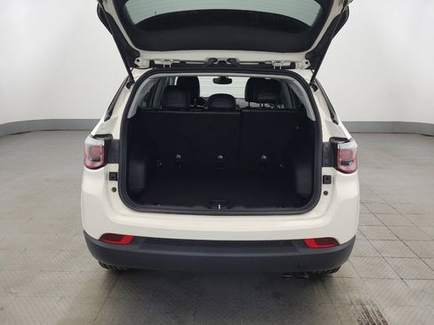 Used 2019 Jeep Compass Latitude AWD/4WD image 29