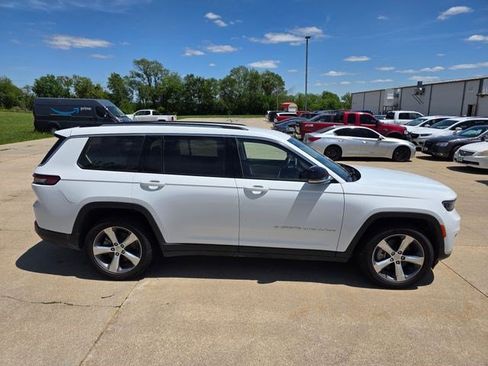 Used 2021 Jeep Grand Cherokee L Limited AWD/4WD image 9