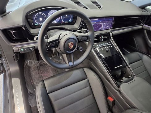Certified 2025 Porsche Panamera RWD image 4