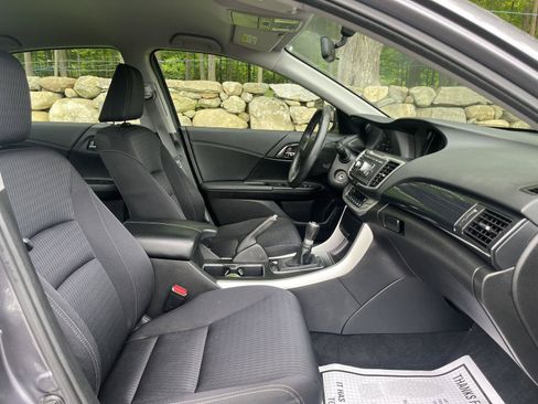 Used 2015 Honda Accord Sport image 12