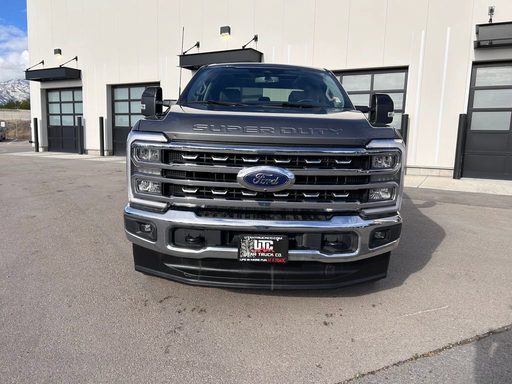 Used 2026 Ford F350 Lariat AWD/4WD image 3