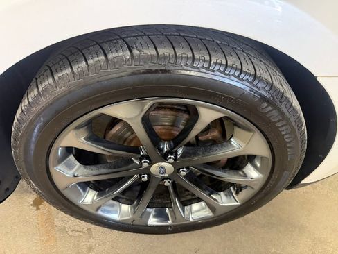 Used 2013 Ford Taurus Limited FWD image 14
