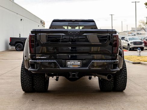 Used 2026 GMC Sierra 3500 Denali Ultimate w/ LPO, Black Badging Package image 8