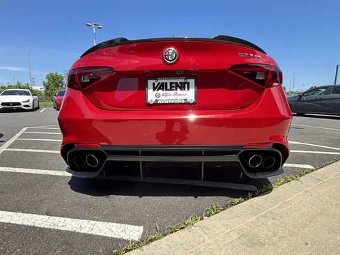 Certified 2023 Alfa Romeo Giulia Quadrifoglio RWD image 11