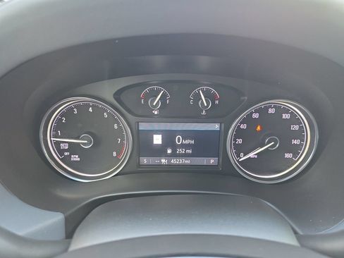 Used 2024 Buick Enclave Essence w/ Experience Buick Package FWD image 41