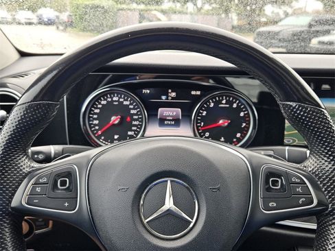 Used 2018 Mercedes-Benz E 300 image 25