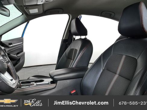 Used 2024 Nissan Altima 2.5 SR FWD image 5