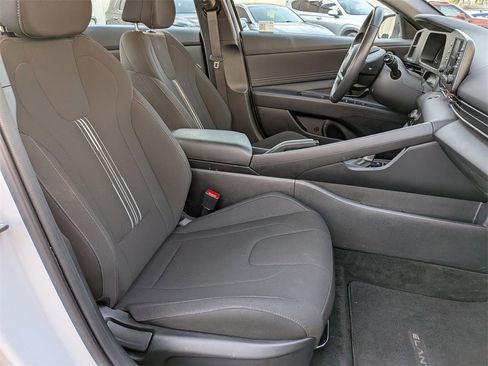 Certified 2025 Hyundai Elantra Sport w/ Cargo Package image 20