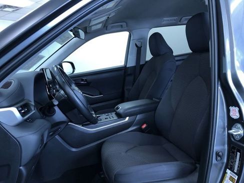 Certified 2024 Toyota Highlander LE image 20