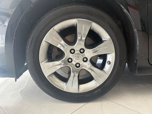 Used 2015 Toyota Sienna SE w/ SE Preferred Package FWD image 41