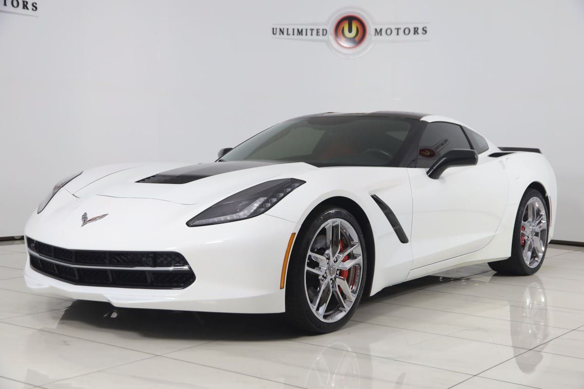 Used 2016 Chevrolet Corvette Stingray Coupe w/ 2LT Preferred Equipment Group RWD image 5