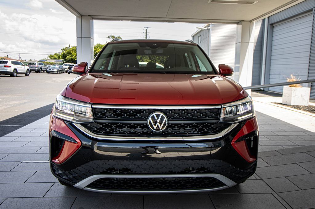 Certified 2024 Volkswagen Taos SE AWD/4WD image 9