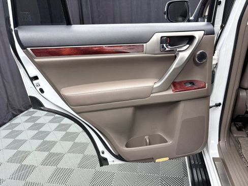 Used 2013 Lexus GX 460 Premium AWD/4WD image 25
