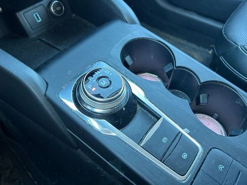 Used 2020 Ford Escape SEL image 31