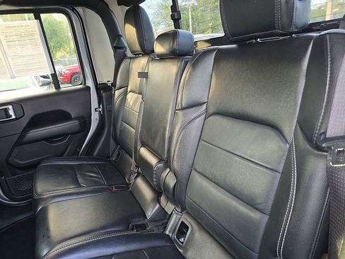 Used 2020 Jeep Gladiator Overland image 10