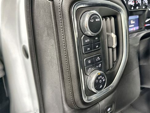 Used 2022 GMC Sierra 1500 SLT image 16