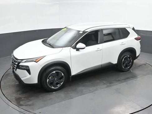 Used 2025 Nissan Rogue SV image 35