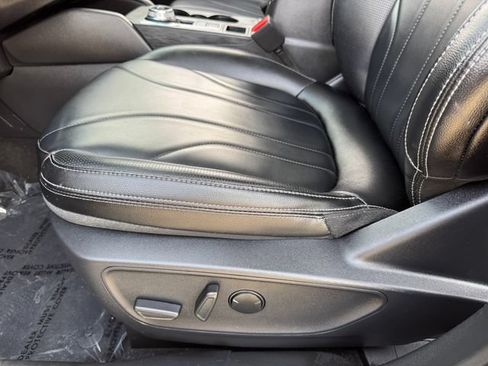 Used 2025 Ford Escape Platinum w/ Premium Technology Package FWD image 14