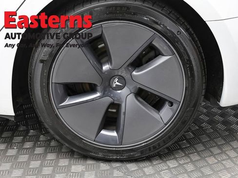 Used 2023 Tesla Model 3 Standard Range image 8