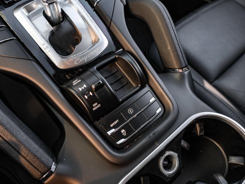Used 2014 Porsche Cayenne image 25
