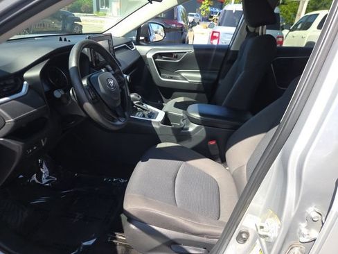 Used 2022 Toyota RAV4 LE AWD/4WD image 14