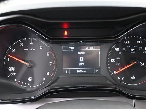 Used 2024 Chevrolet Trax LS w/ LS Convenience Package FWD image 9