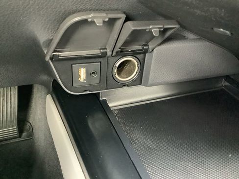 Used 2018 Toyota Camry XSE image 27