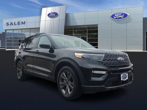 Certified 2023 Ford Explorer XLT w/ Equipment Group 202A AWD/4WD image 1