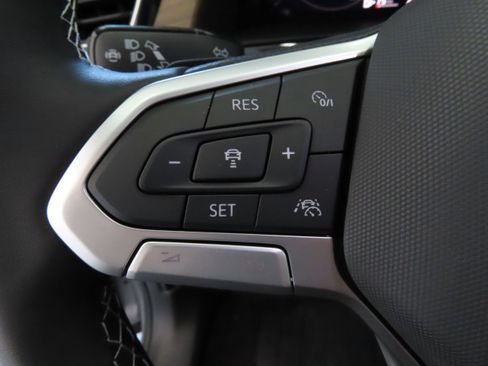 New 2025 Volkswagen Atlas SE image 14