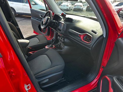 Used 2016 Jeep Renegade Trailhawk image 18