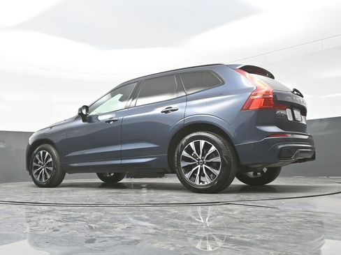 Used 2025 Volvo XC60 B5 Plus AWD/4WD image 28