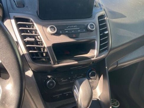 Used 2020 Ford Transit Connect XL image 13