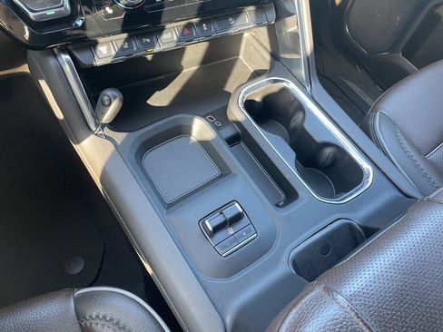 Used 2024 GMC Sierra 2500 Denali w/ Denali Reserve Package image 19