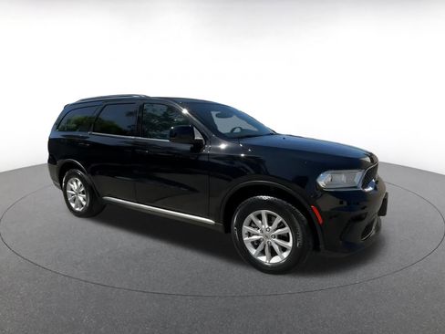 Used 2024 Dodge Durango SXT image 2