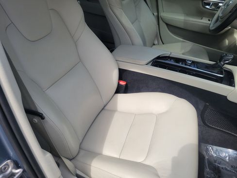 Used 2017 Volvo S90 T6 Momentum w/ Vision Package image 20