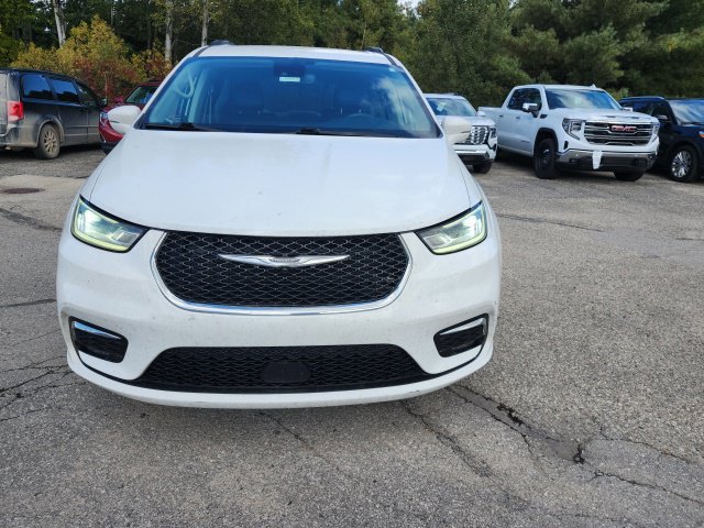 Used 2022 Chrysler Pacifica Touring-L FWD image 8