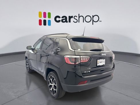 Used 2024 Jeep Compass Limited AWD/4WD image 3