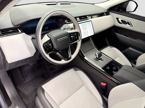 Used 2025 Land Rover Range Rover Velar S AWD/4WD image 9