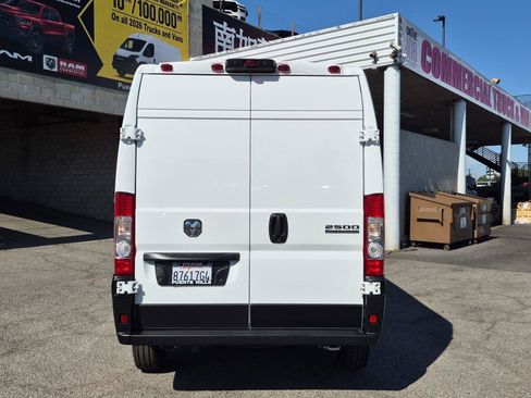 Used 2026 RAM ProMaster 2500 w/ Convenience Group FWD image 5